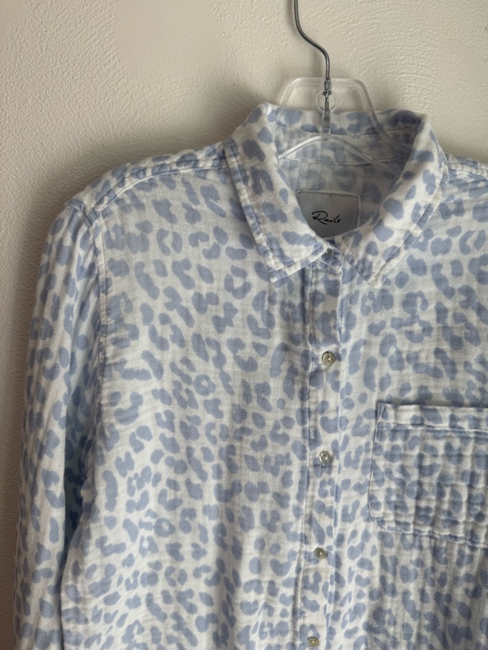 Rails Josephine Animal Light Blue and White Button-Up Shirt Organic Cotton - Picture 4 of 10